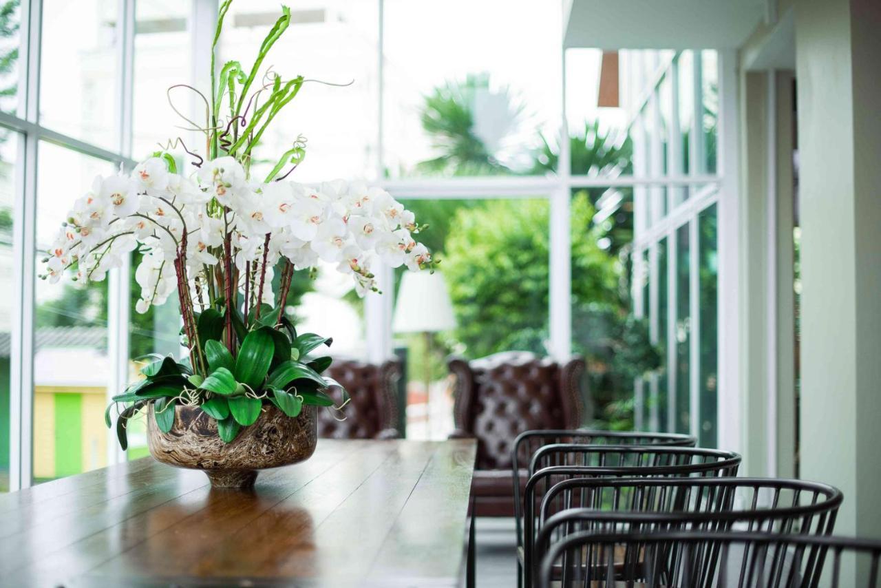 Embryo Hotel Pattaya Buitenkant foto