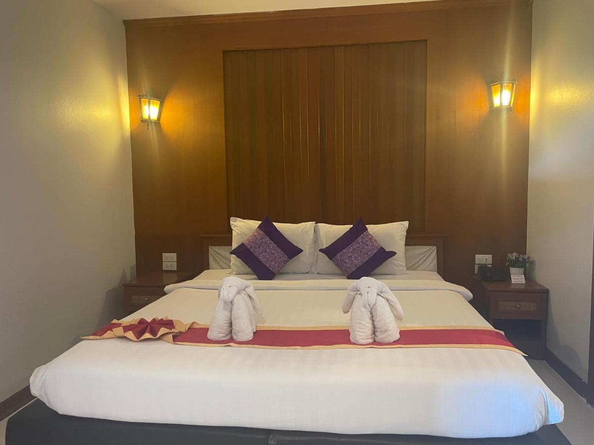 Embryo Hotel Pattaya Buitenkant foto