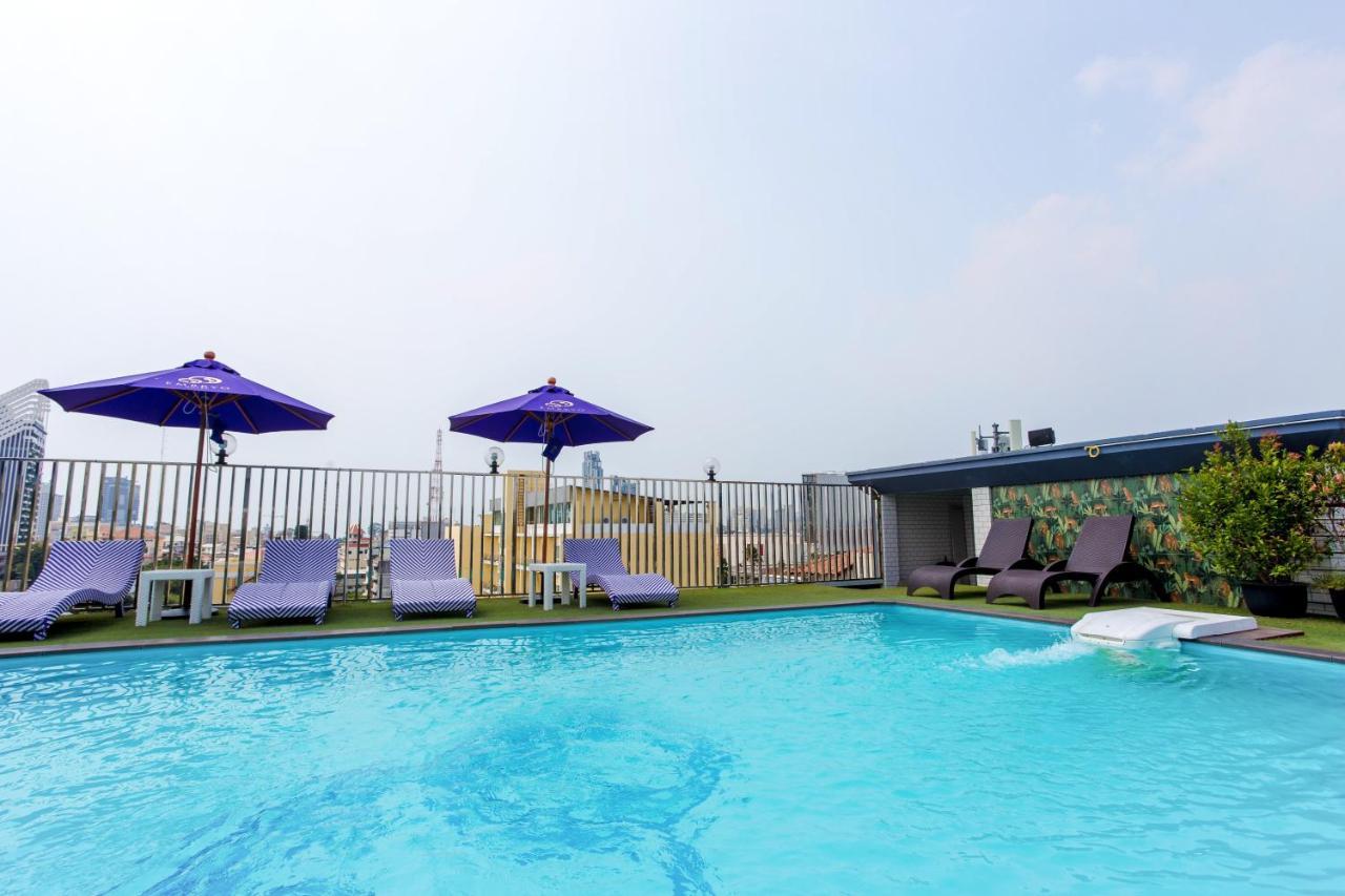 Embryo Hotel Pattaya Buitenkant foto