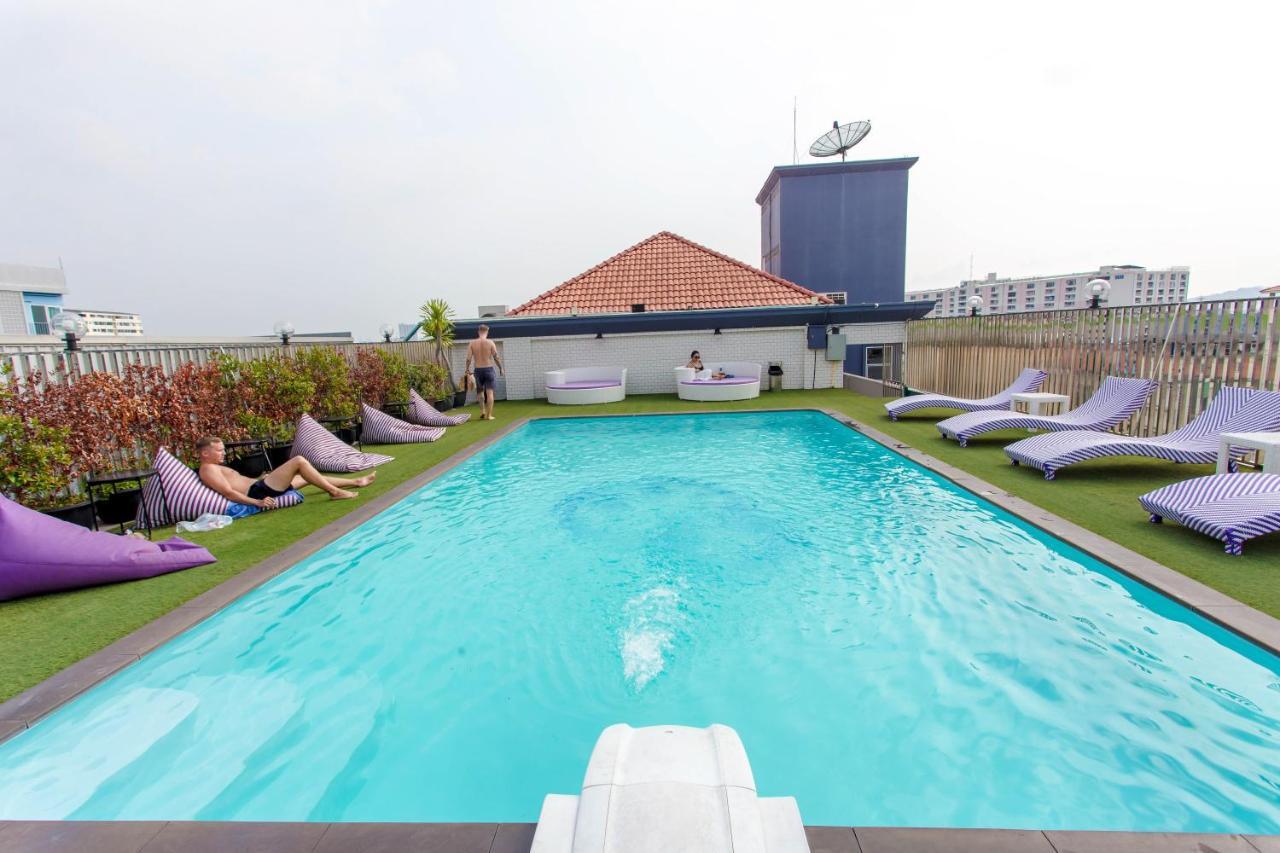 Embryo Hotel Pattaya Buitenkant foto
