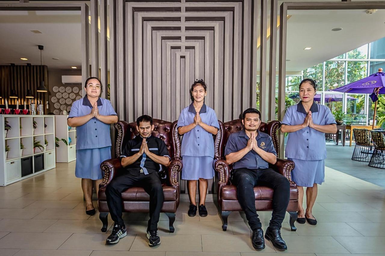 Embryo Hotel Pattaya Buitenkant foto